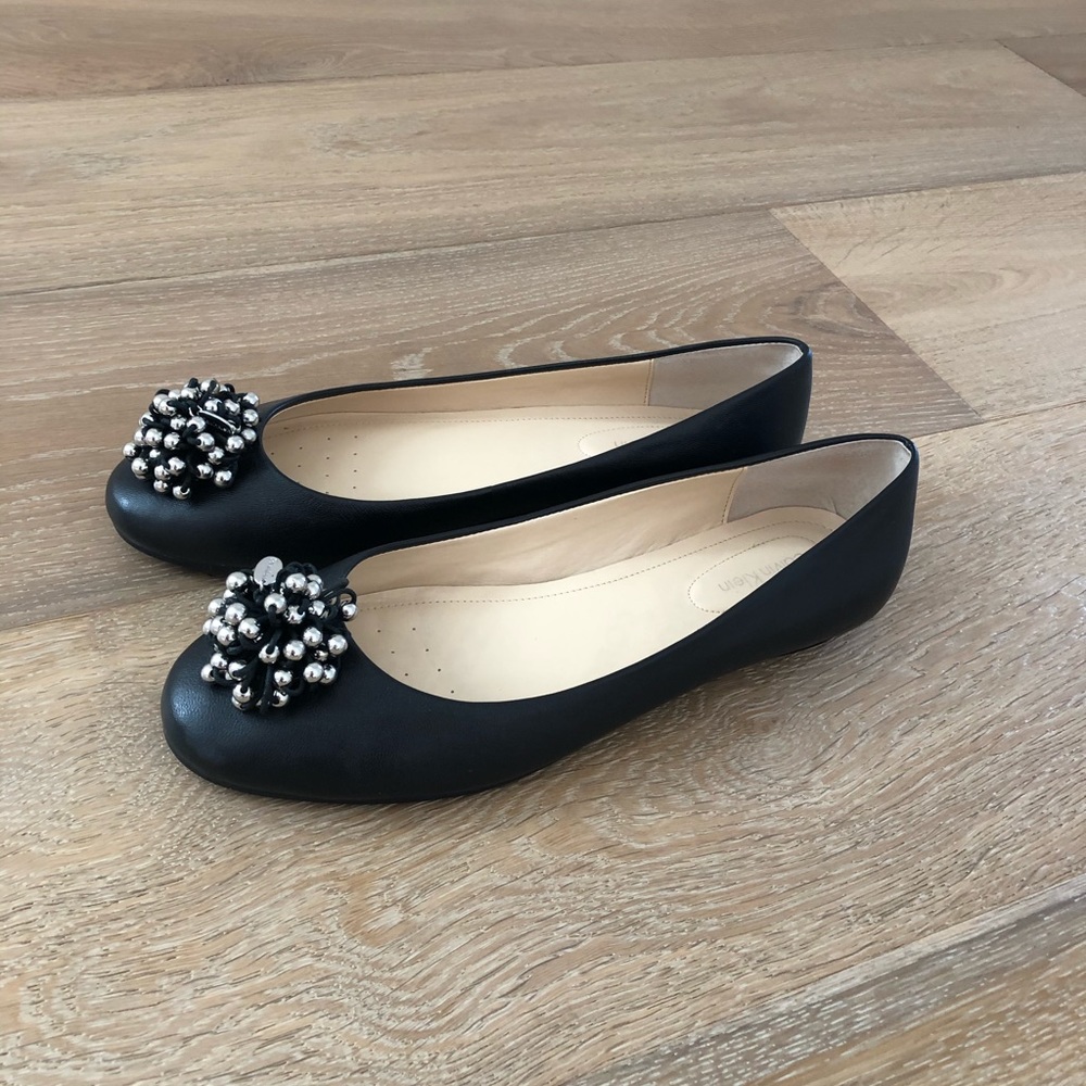 NWT Calvin Klein Black Mackenzie Flats